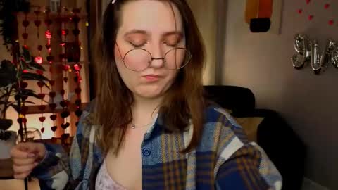 Snapshot of fairy_tara chatting on 02-15-26, 09:44 Tara online show from 02-15-26, 09:44