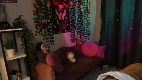 Snapshot of fairy_tara chatting on 02-19-26, 09:33 Tara online show from 02-19-26, 09:33