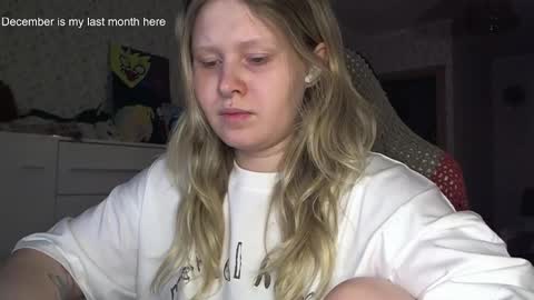 Snapshot of fairydreams_ chatting on 12-20-25, 06:48 Arisha online show from 12-20-25, 06:48