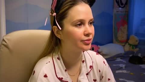 Ilona online show from 12-15-25, 07:23