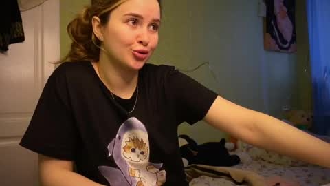 Ilona online show from 05-17-26, 09:49