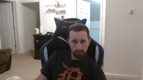 Snapshot of falcn2001 chatting on 01-20-25, 04:10 falcn2001 online show from 01-20-25, 04:10