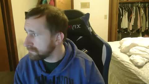 Snapshot of falcn2001 chatting on 02-06-26, 01:10 falcn2001 online show from 02-06-26, 01:10