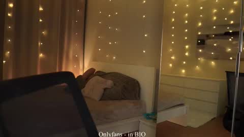 Snapshot of falinecrosthwaite chatting on 12-03-25, 07:56 Kaori online show from 12-03-25, 07:56