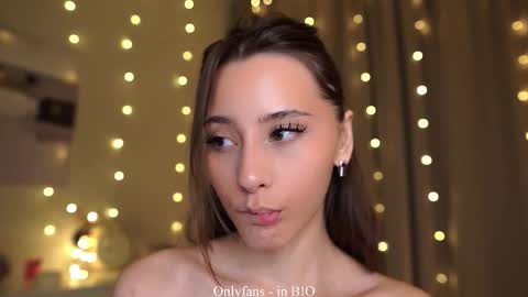 Snapshot of falinecrosthwaite chatting on 12-13-25, 07:53 Kaori online show from 12-13-25, 07:53