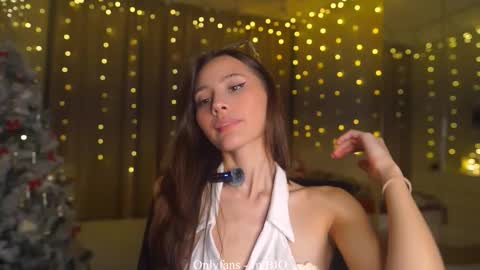 Snapshot of falinecrosthwaite chatting on 12-19-25, 07:21 Kaori online show from 12-19-25, 07:21