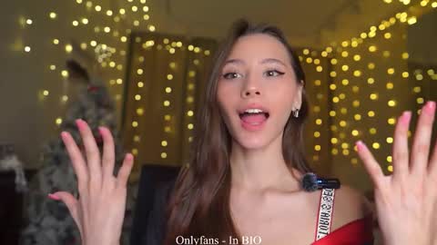 Snapshot of falinecrosthwaite chatting on 12-20-25, 07:21 Kaori online show from 12-20-25, 07:21