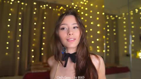 Snapshot of falinecrosthwaite chatting on 12-21-25, 07:10 Kaori online show from 12-21-25, 07:10