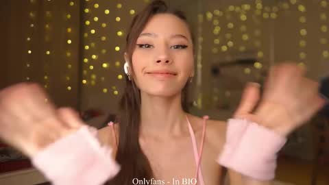 Snapshot of falinecrosthwaite chatting on 01-09-26, 07:26 Kaori online show from 01-09-26, 07:26