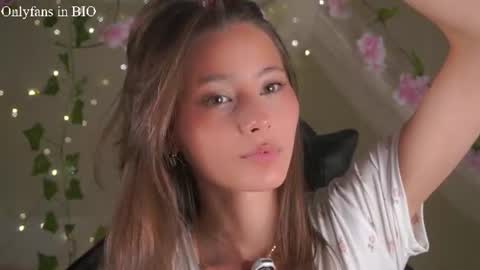 Snapshot of falinecrosthwaite chatting on 06-26-26, 09:14 Kaori online show from 06-26-26, 09:14