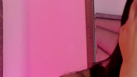 Snapshot of faloonroussel chatting on 01-13-26, 06:35 Faloon online show from 01-13-26, 06:35