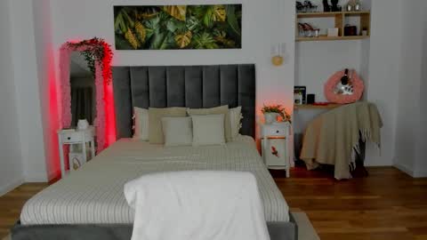 Snapshot of fancy_t33_n chatting on 09-15-25, 01:27 Jennifer online show from 09-15-25, 01:27