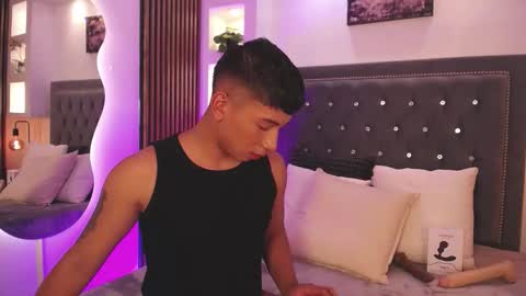 Snapshot of fancy_vixen chatting on 03-08-26, 03:32 FANCY online show from 03-08-26, 03:32