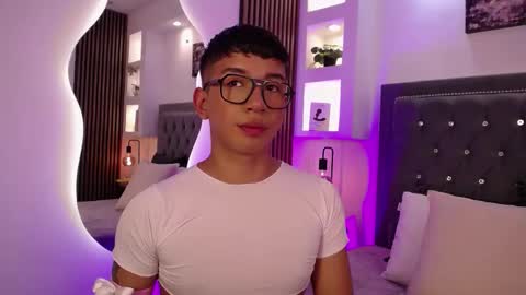 Snapshot of fancy_vixen chatting on 03-14-26, 04:29 FANCY online show from 03-14-26, 04:29