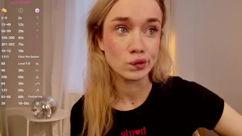 Snapshot of fancyamelia chatting on 09-23-25, 12:30 fancyamelia online show from 09-23-25, 12:30