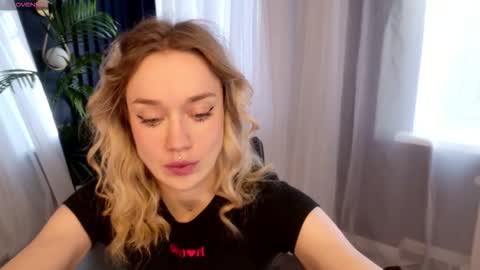 Snapshot of fancyamelia chatting on 10-21-25, 12:50 fancyamelia online show from 10-21-25, 12:50