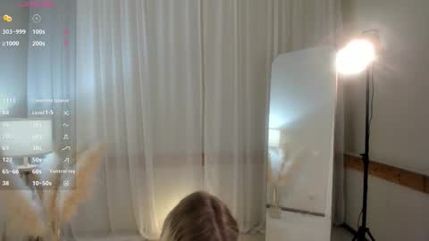 Snapshot of fancyamelia chatting on 11-16-25, 12:33 fancyamelia online show from 11-16-25, 12:33