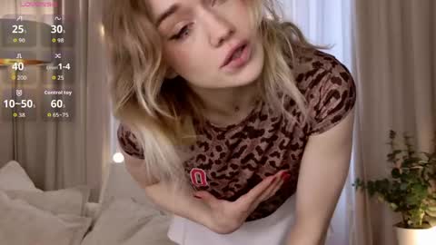 fancyamelia online show from 04-25-26, 06:49