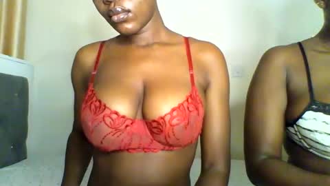 Snapshot of fancyfingers_ chatting on 06-11-26, 02:53 fancyfingers1 online show from 06-11-26, 02:53