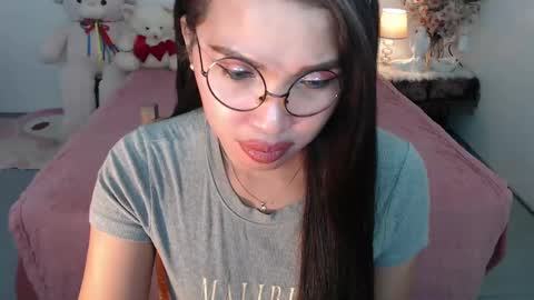 Layla online show from 01-13-25, 04:28