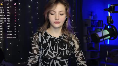 Snapshot of fancymeee chatting on 02-06-25, 01:54 fancymeee online show from 02-06-25, 01:54