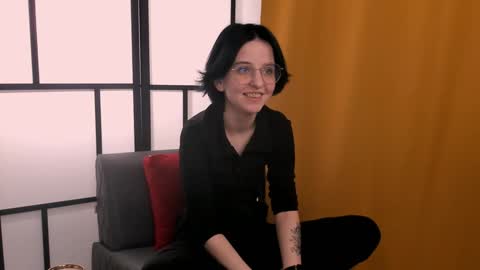 Mia online show from 12-03-24, 10:28