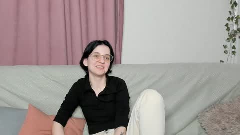 Mia online show from 12-06-24, 02:06