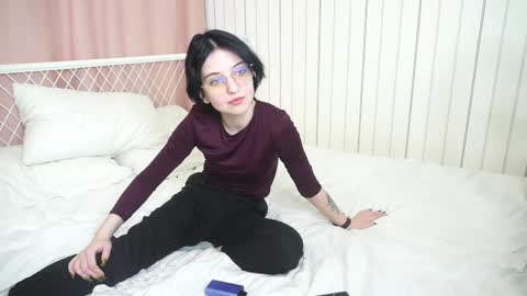 Mia online show from 12-09-24, 04:58