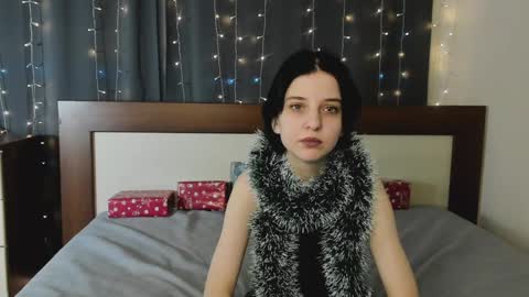 Mia online show from 12-25-24, 10:39
