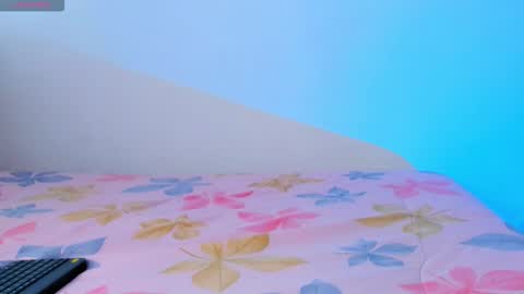 Snapshot of fantastic_asians2 chatting on 11-15-25, 04:25 Ale online show from 11-15-25, 04:25