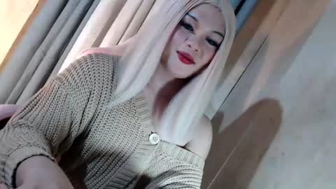DANIELLA - DONT FORGET TO GIVE ME A THUMBSU UP online show from 06-25-26, 05:34