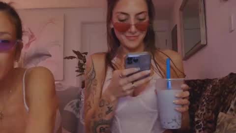 Snapshot of fantasy4uxxx chatting on 10-15-25, 06:35 fantasy4uxxx online show from 10-15-25, 06:35