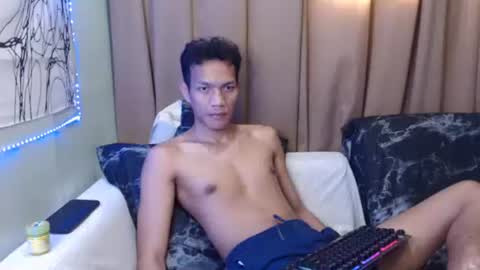 Snapshot of fantasy_davidxx chatting on 11-20-25, 04:23 David online show from 11-20-25, 04:23