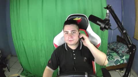 Snapshot of faon_ chatting on 10-30-25, 08:05 faon_ online show from 10-30-25, 08:05