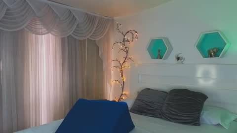 Farah online show from 11-18-25, 12:09