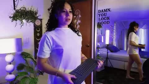 Farah online show from 11-22-25, 12:04