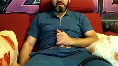 Snapshot of faresxxxaaa chatting on 04-01-26, 01:17 Amer online show from 04-01-26, 01:17