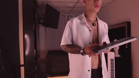 farid_jake_ online show from 10-05-25, 03:16