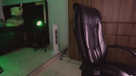 farid_jake_ online show from 10-22-25, 07:02