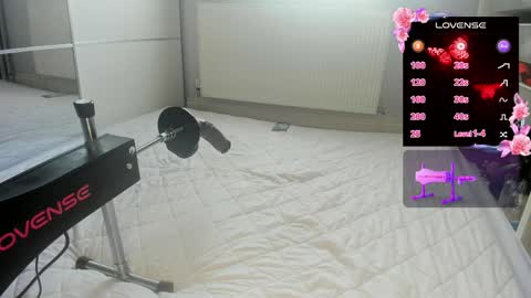 Snapshot of fatalefemboy chatting on 04-16-26, 03:24 Fatale Femboy online show from 04-16-26, 03:24