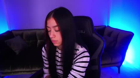 Snapshot of fatalenellie chatting on 11-11-25, 10:32 Nellie online show from 11-11-25, 10:32