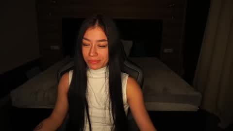 Snapshot of fatalenellie chatting on 11-27-25, 08:44 Nellie online show from 11-27-25, 08:44