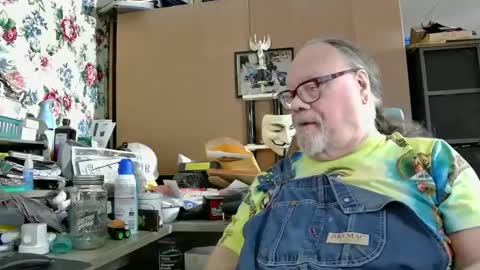 Snapshot of fatfreddythecat chatting on 12-09-24, 04:01 Fred. online show from 12-09-24, 04:01