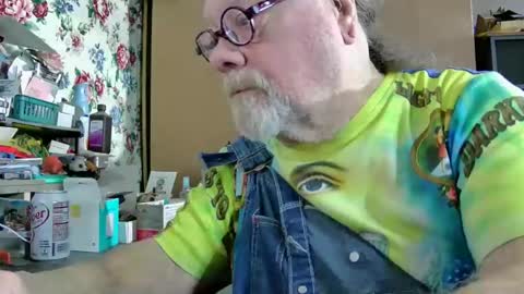 Snapshot of fatfreddythecat chatting on 12-18-24, 04:09 Fred. online show from 12-18-24, 04:09