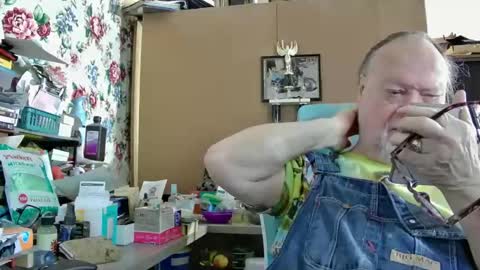 Snapshot of fatfreddythecat chatting on 12-18-24, 07:30 Fred. online show from 12-18-24, 07:30