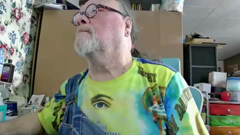 Snapshot of fatfreddythecat chatting on 12-19-24, 04:13 Fred. online show from 12-19-24, 04:13