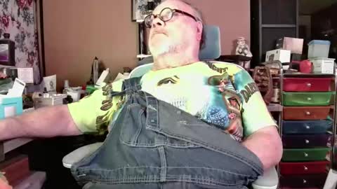 Snapshot of fatfreddythecat chatting on 12-22-24, 08:27 Fred. online show from 12-22-24, 08:27