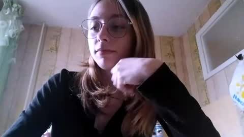 Jenny online show from 05-18-26, 01:39