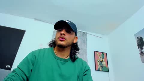 Snapshot of favid95 chatting on 02-24-26, 03:32 favid95 online show from 02-24-26, 03:32