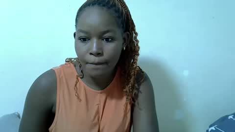 Snapshot of fay_love chatting on 11-17-25, 06:52 love online show from 11-17-25, 06:52